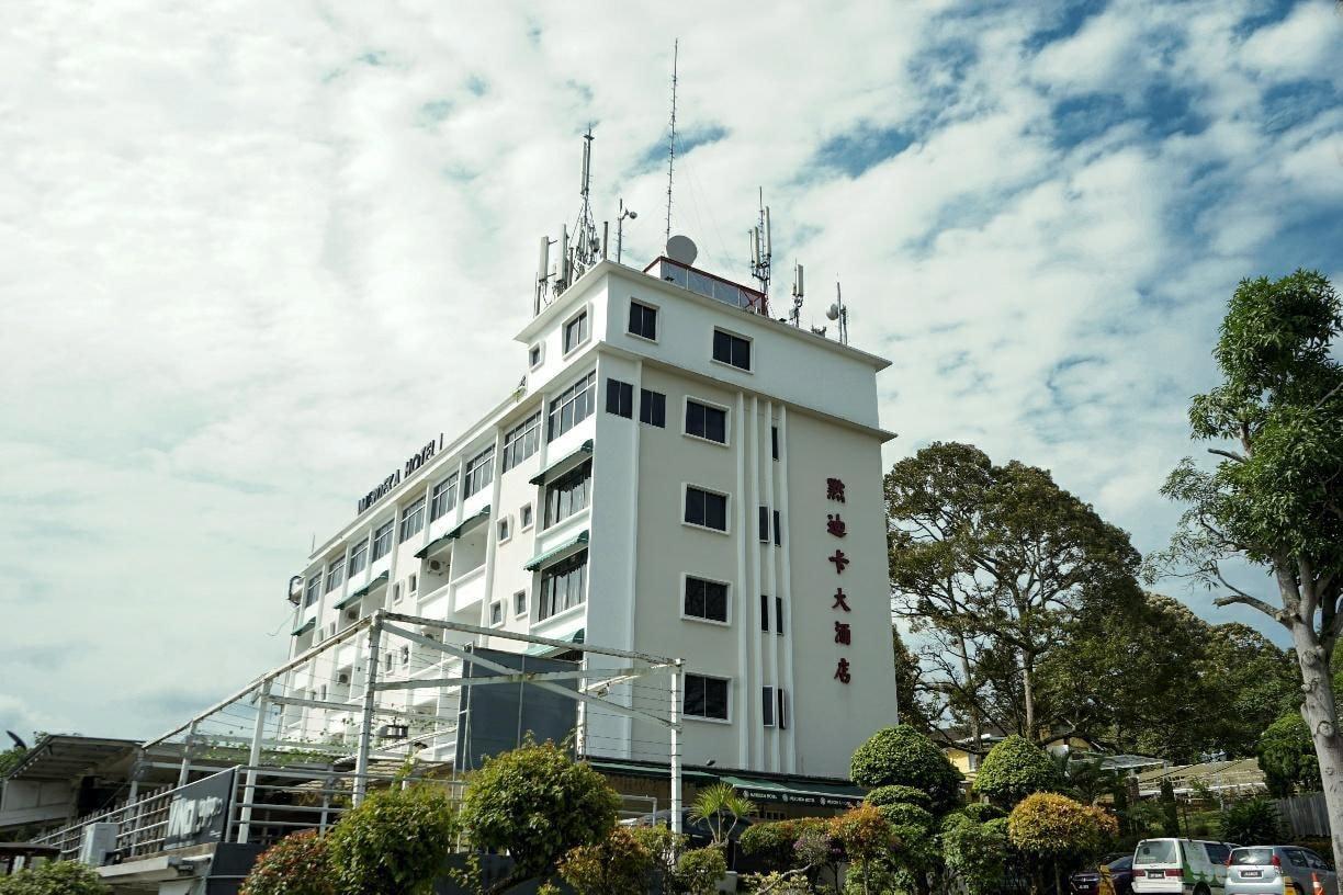 Merdeka Hotel Keluang Exterior foto